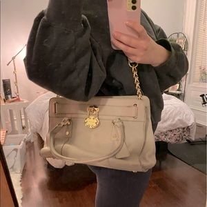 Emma Fox Cambridge leather satchel in cream color with lock front